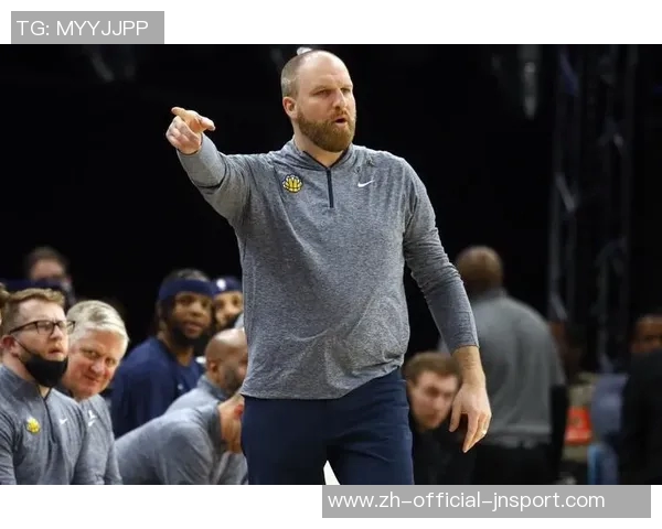 前灰熊主帅詹金斯现身绿军训练馆亲自观摩球员首日训练情况