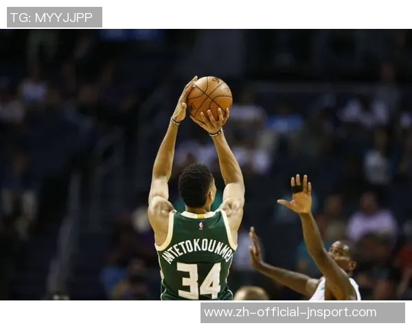 字母哥展望新赛季球队潜力称能打快节奏篮球防守将显著提升