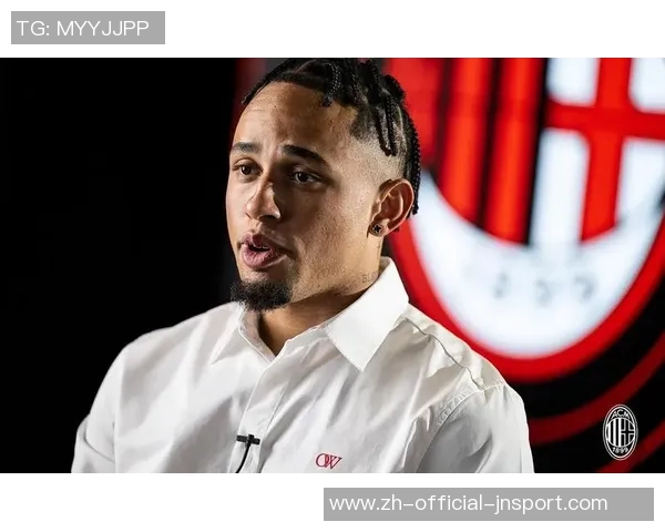 奥卡福进球瞬间意外出现沙滩球引发热刺球迷热议