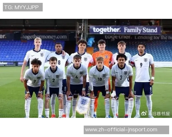 英格兰队今日训练迎来U20小将莱西塞缪尔坎贝尔三位新星加入