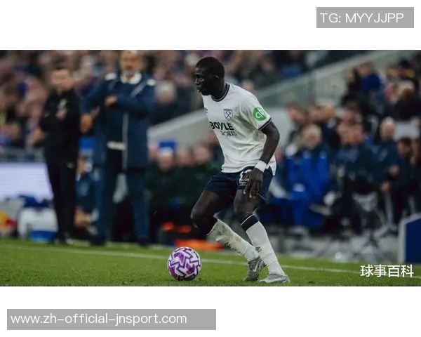 库杜斯在对阵利兹联时六次过人全成功成为2024年英超新星 库杜斯在对阵利兹联时六次过人全成功成为2024年英超新星