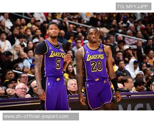 老詹将与南湾湖人共同训练G联盟之旅开启新篇章 老詹将与南湾湖人共同训练G联盟之旅开启新篇章