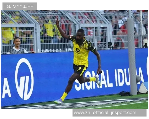 多特前锋吉拉西不满被换下拒绝与教练握手引发热议